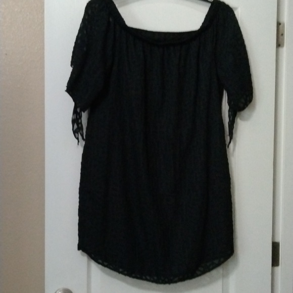 Black off the shoulder dress - Picture 1 of 3